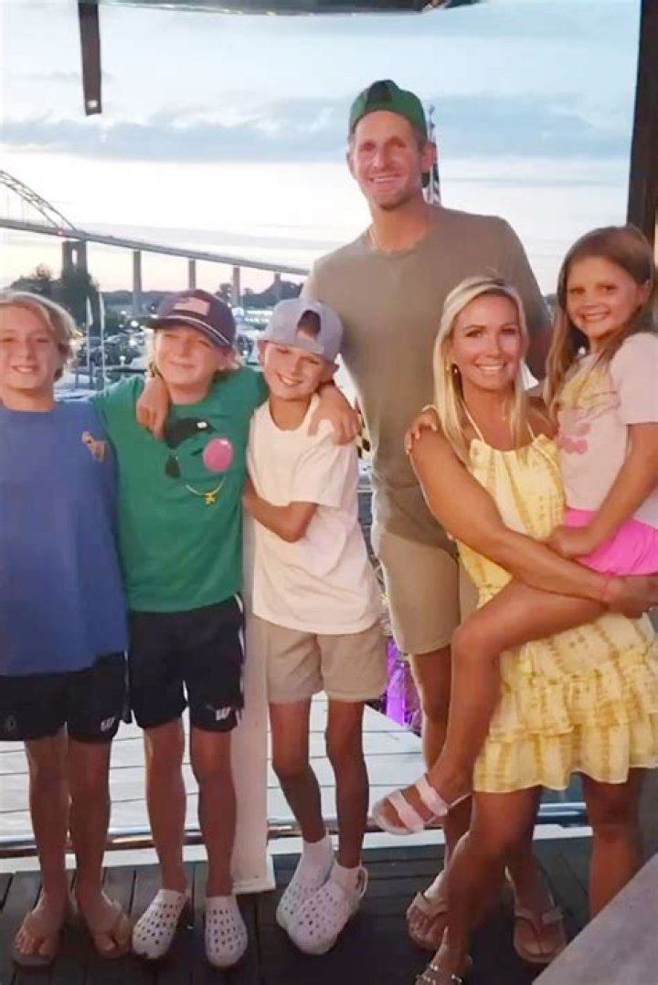 Dan Orlovsky Wife, Net Worth, Salary, Wiki, Age, Height