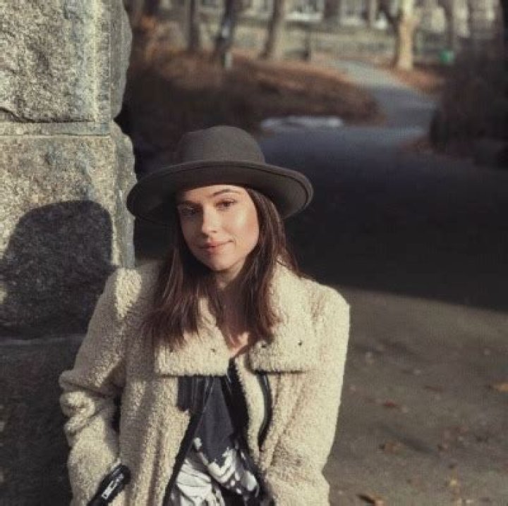 Rising American Journalist, Relationship, Net Worth, and Career ·