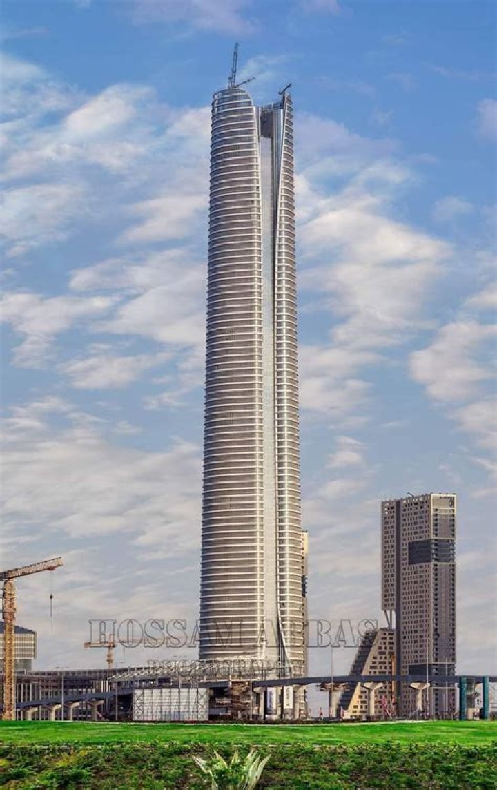 Unleashing The Secrets Of Lorena Bernal's Towering Height