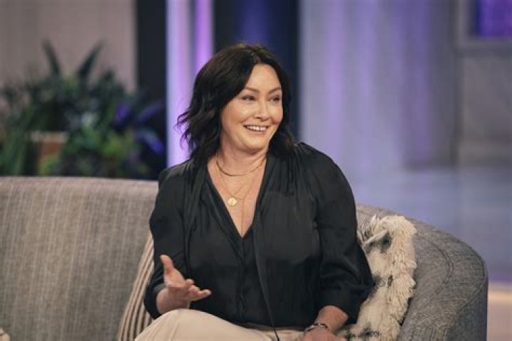 Unveiling The Truth: Shannen Doherty's Height Explored