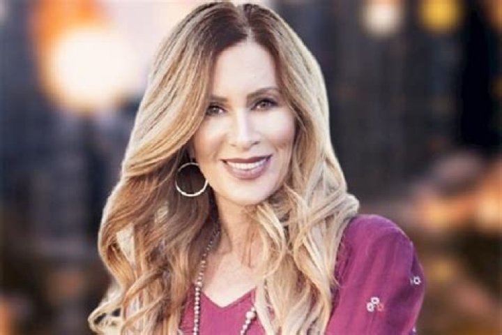 Who Is Ann Lesley Smith? Insights Her Wikipedia, Engaged, & Net Worth