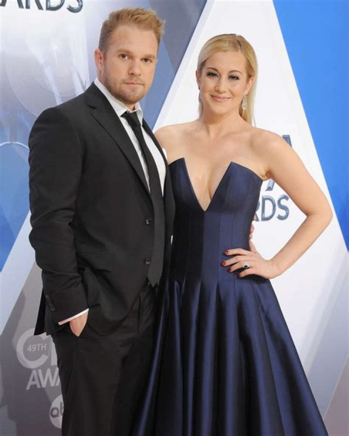 Why Did Kellie Pickler's Husband Kyle Jacobs Suicide? Know His Net Worth & Relationship Timeline ·